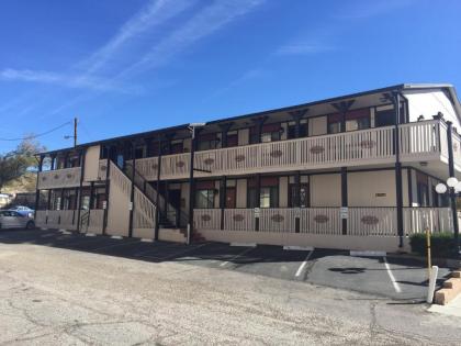 Jim Butler Inn & Suites - image 4