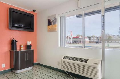 Motel 6-Topeka KS - Northwest - image 3
