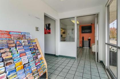 Motel 6-Topeka KS - Northwest - image 6