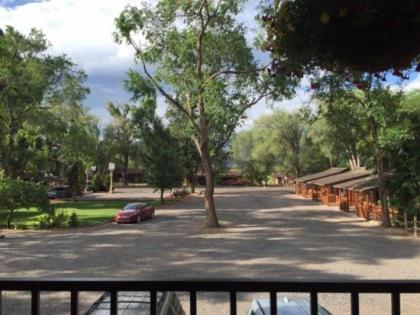 Austin's Chuckwagon Motel - image 12
