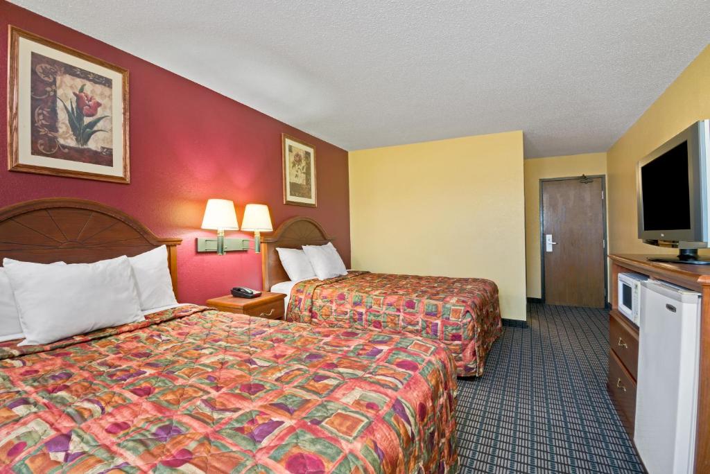 Days Inn by Wyndham Torrington - image 2