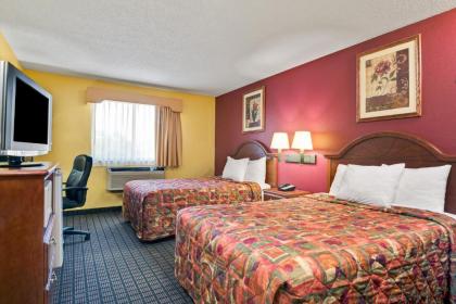 Days Inn by Wyndham Torrington - image 3