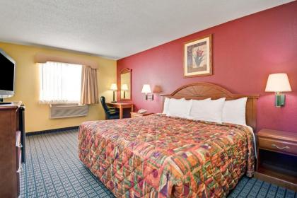 Days Inn by Wyndham Torrington - image 4