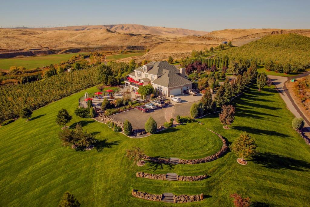 Cameo Heights Mansion - main image