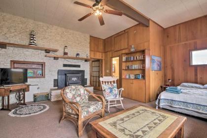 Rustic Lake Buchanan Hideaway with Game Room and Grill - image 11