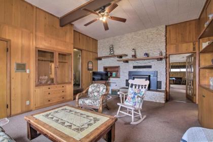 Rustic Lake Buchanan Hideaway with Game Room and Grill - image 4