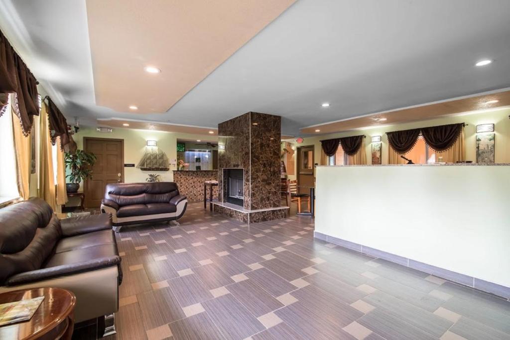 Rodeway Inn - image 3