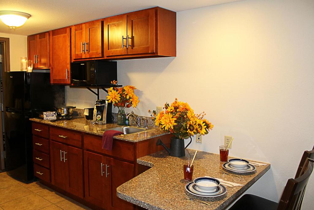 Crystal Springs Inn and Suites - main image