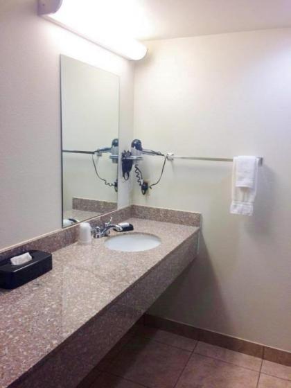 Crystal Springs Inn and Suites - image 3