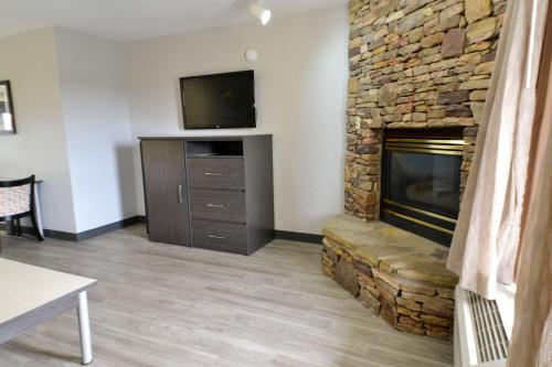 Best Western Cades Cove Inn - image 2