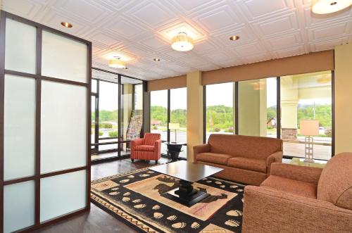 Best Western Cades Cove Inn - image 4