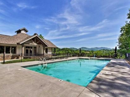 Cades Cove Paradise - Mountain Views Fire Pit Private Patio