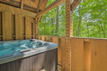 Townsend Cabin with Deck and Smoky Mountain Views