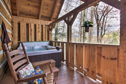 Honey Bear Pause Rural Escape with Porch and Hot Tub!