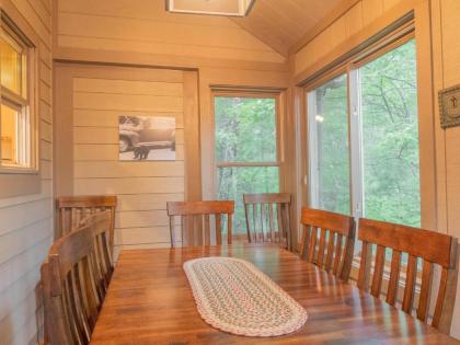 Shady Maples Lodge - image 14
