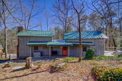 Cozy Log Cabin 6 mi to Great Smoky mtns NP