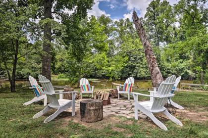 Outdoorsmens Paradise on River with Fire Pit!