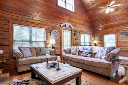 Laurel Valley Charmer with Grill and Golf Course Access - image 11