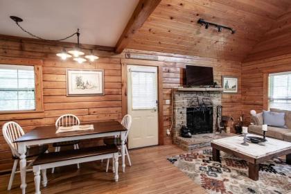 Laurel Valley Charmer with Grill and Golf Course Access - image 14