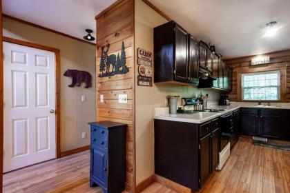 Laurel Valley Charmer with Grill and Golf Course Access - image 15