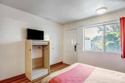Motel 6-Tracy CA - image 8