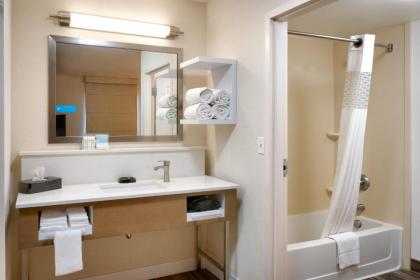 Hampton Inn Tremonton - image 8