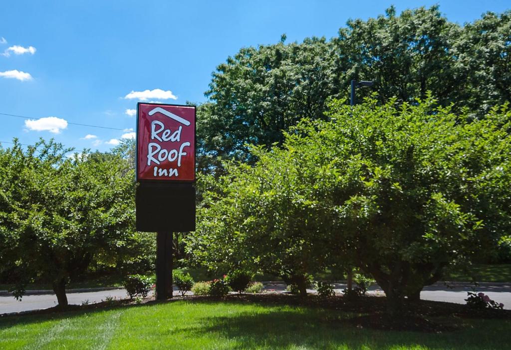 Red Roof Inn Philadelphia - Trevose - image 5