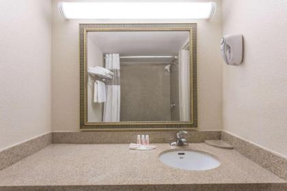 Ramada by Wyndham Triangle/Quantico - image 15