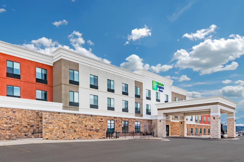 Holiday Inn Express & Suites Trinidad an IHG Hotel - main image