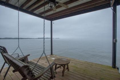 Great Texas Lakefront on CedarCreek Lake - image 5