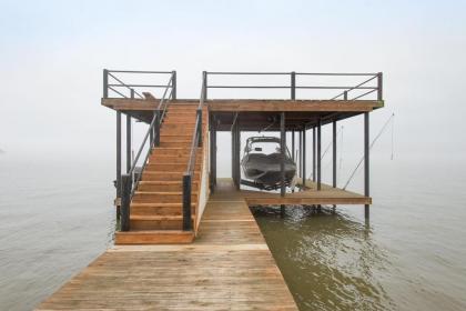 Great Texas Lakefront on CedarCreek Lake - image 6