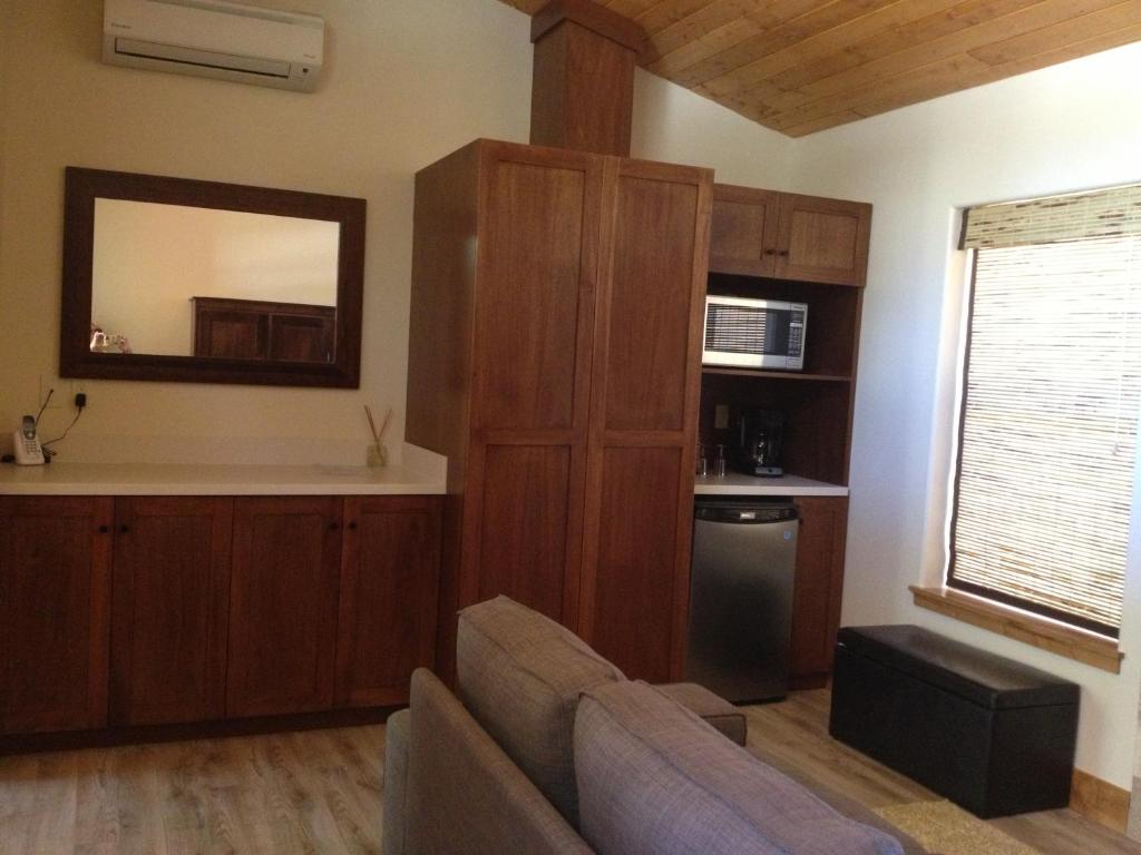 Stone Canyon Inn - image 6