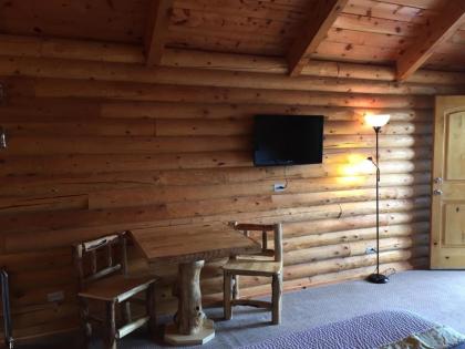 Bryce Canyon Log Cabins - image 15