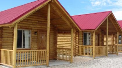 Bryce Canyon Log Cabins - image 7