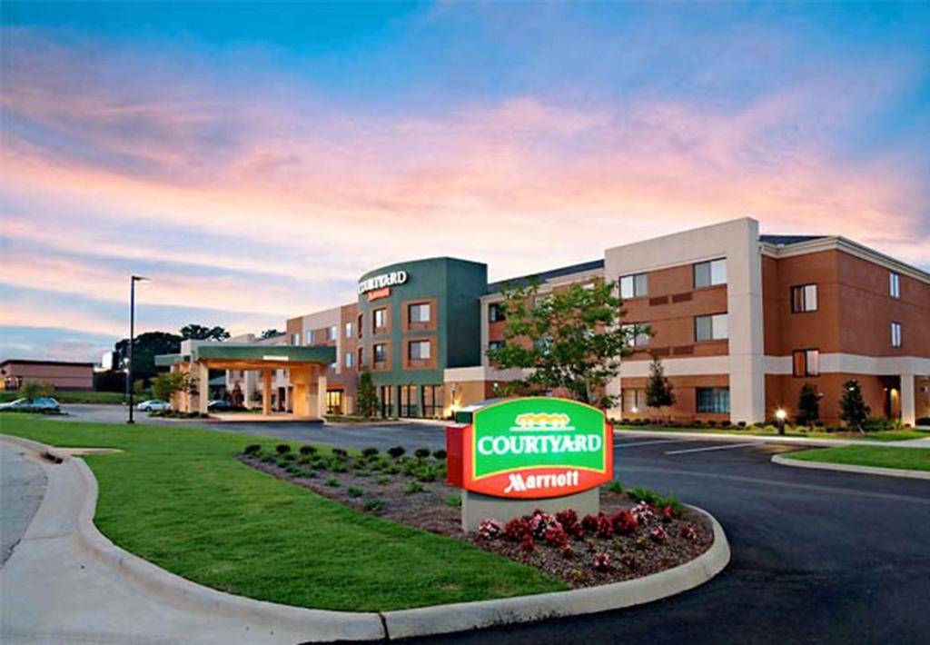 Courtyard by Marriott Troy - main image