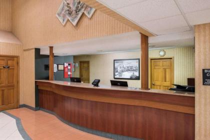 Super 8 by Wyndham Troy IL/St. Louis Area - image 11
