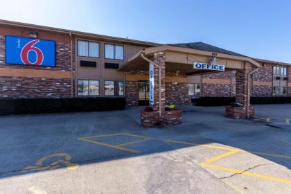 Motel 6-Troy IL - image 15