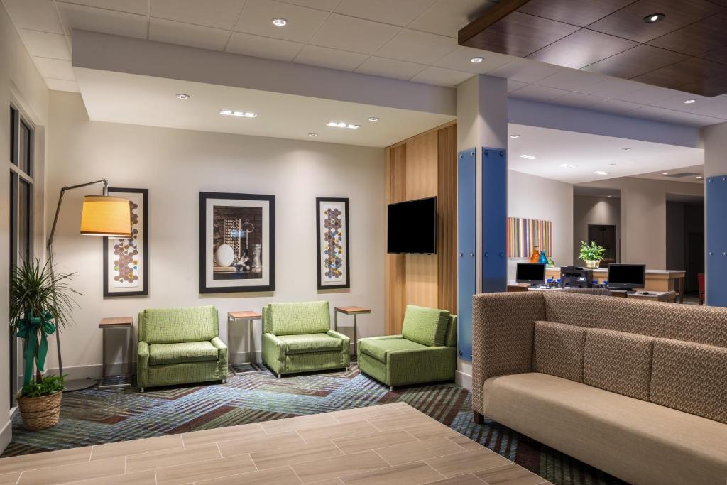 Holiday Inn Express Troy an IHG Hotel - image 4