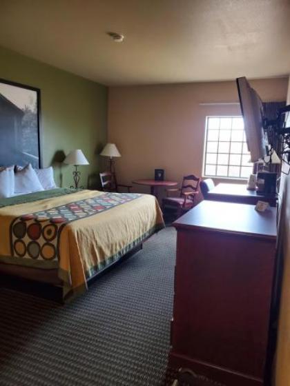 Super 8 by Wyndham Troy - image 3