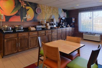 Fairfield Inn and Suites by Marriott Dayton Troy - image 5