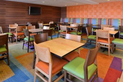 Fairfield Inn and Suites by Marriott Dayton Troy - image 8
