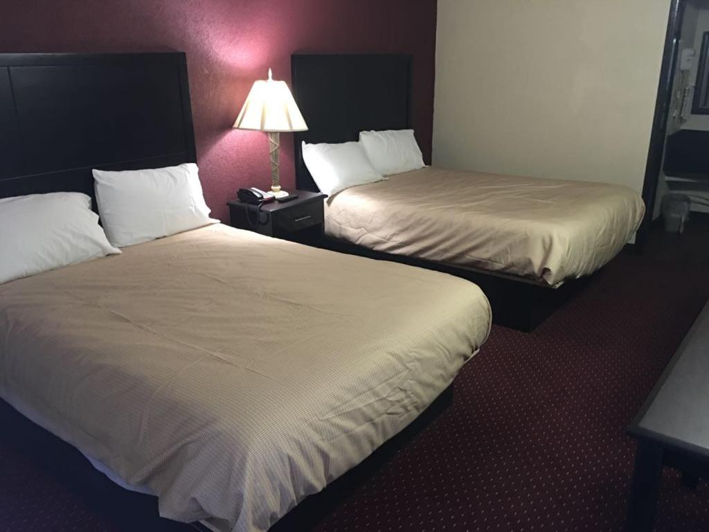 Super 9 Motel Troy - image 3