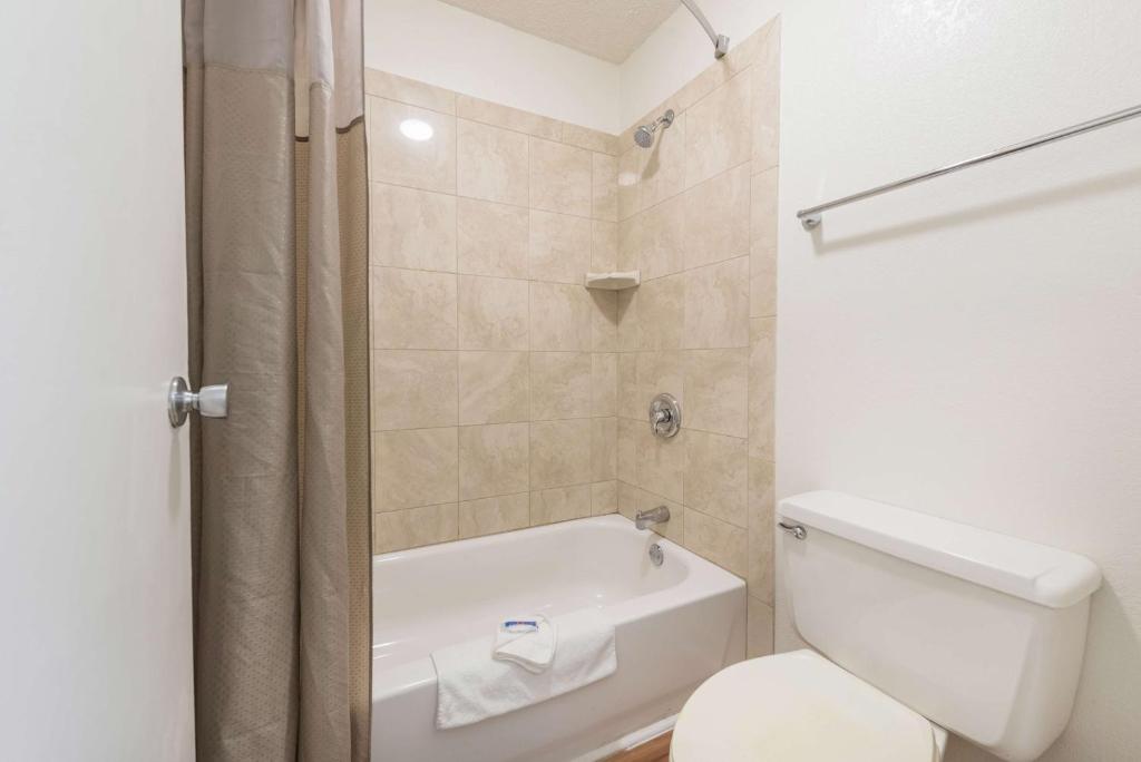 Motel 6-Troy OH - image 7