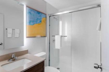 Super 8 by Wyndham Clawson/Troy/Detroit Area - image 22