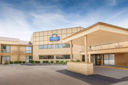 Days Inn  Suites by Wyndham madison Heights mI Michigan