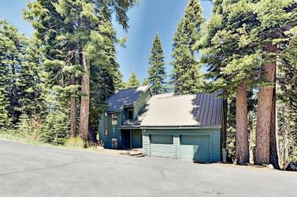 Expansive 3 Level Home Home truckee