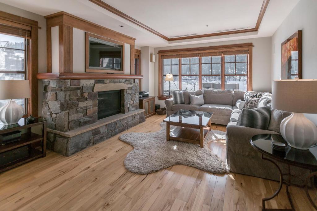 Luxury 4BD Village at Northstar Residence - Iron Horse South 412 - main image