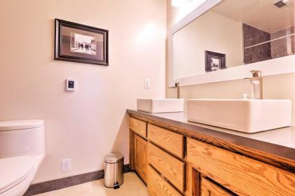 Gorgeous Updated Cabin Panoramic Donner Lake View - image 3