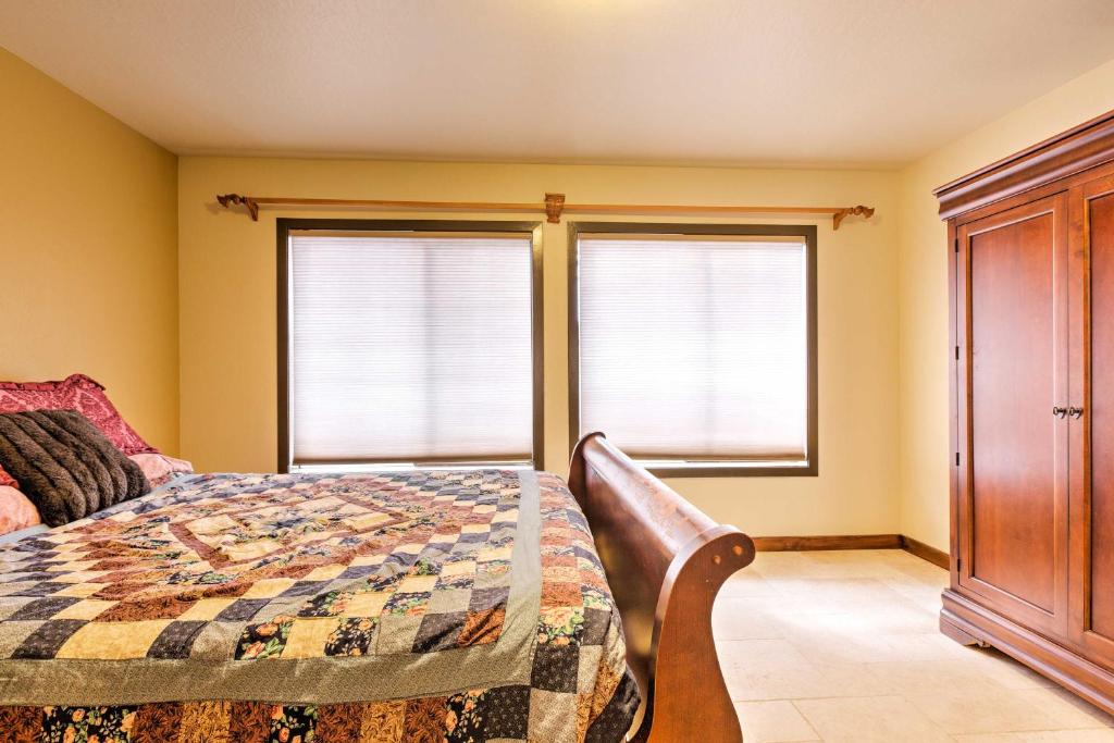 Gorgeous Updated Cabin Panoramic Donner Lake View - image 4