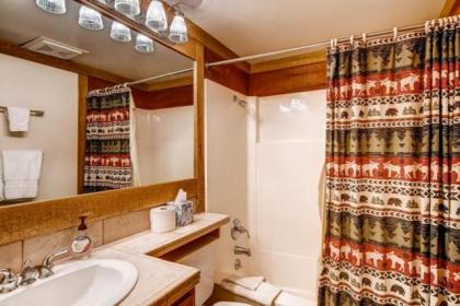 Inviting Ski Getaway Less Than 1 Mile to Northstar Resort! - image 15